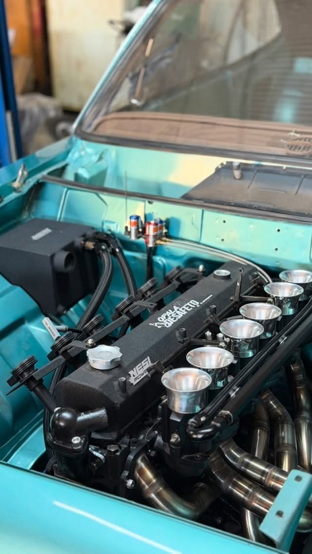 Opala 4.1 6 cilindros com carburação múltipla